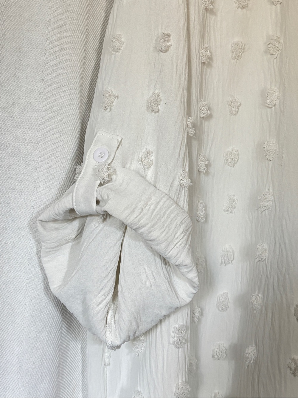 Lightweight White Textured V-Neck Tunic Top - Picture 4 of 6